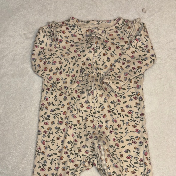 (2 for $10) Carters Cream Floral Footed sleeper One-Piece Pajamas for Kids - Picture 2 of 9